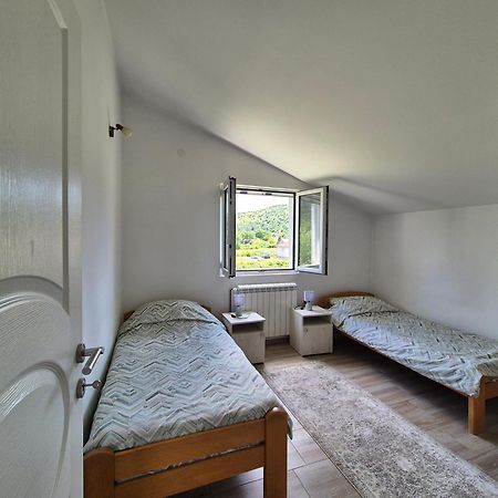 דירות פודגוריצה Cozy, Fully Equipped, Free Parking&Wifi, Quiet, 2Bd מראה חיצוני תמונה