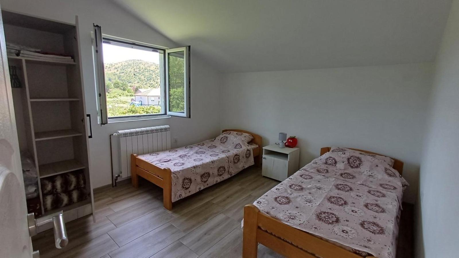 דירות פודגוריצה Cozy, Fully Equipped, Free Parking&Wifi, Quiet, 2Bd מראה חיצוני תמונה