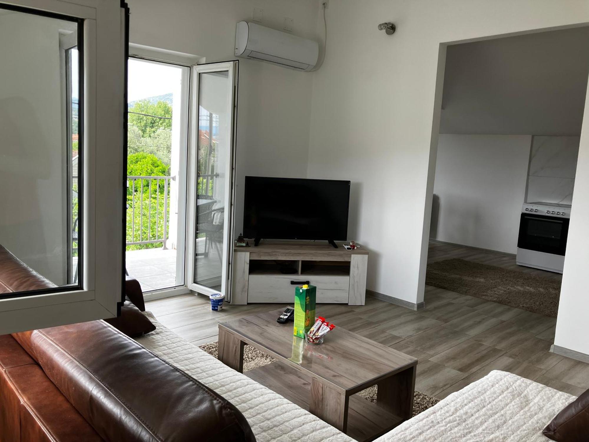 דירות פודגוריצה Cozy, Fully Equipped, Free Parking&Wifi, Quiet, 2Bd מראה חיצוני תמונה