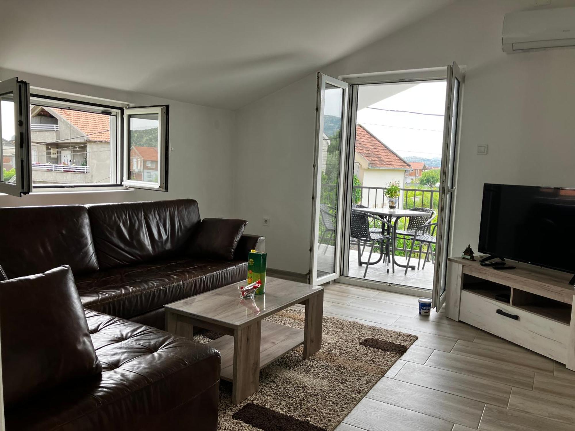 דירות פודגוריצה Cozy, Fully Equipped, Free Parking&Wifi, Quiet, 2Bd מראה חיצוני תמונה