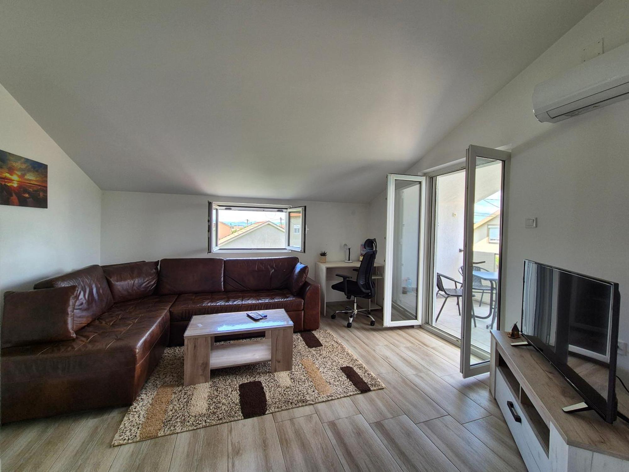 דירות פודגוריצה Cozy, Fully Equipped, Free Parking&Wifi, Quiet, 2Bd מראה חיצוני תמונה