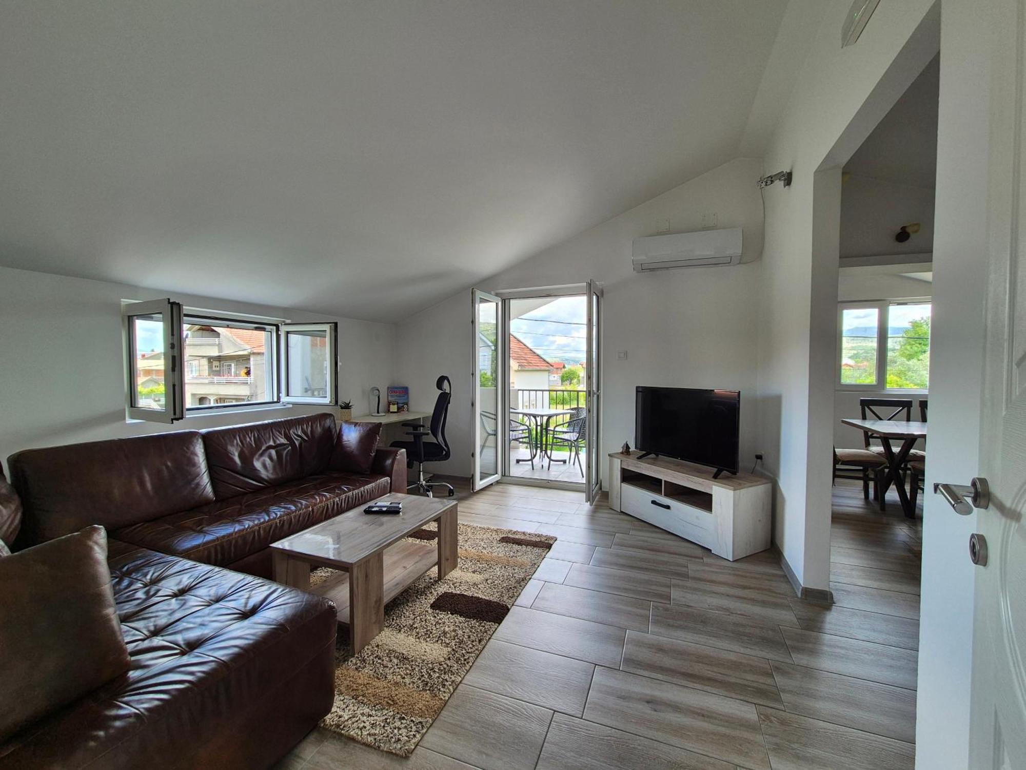 דירות פודגוריצה Cozy, Fully Equipped, Free Parking&Wifi, Quiet, 2Bd מראה חיצוני תמונה